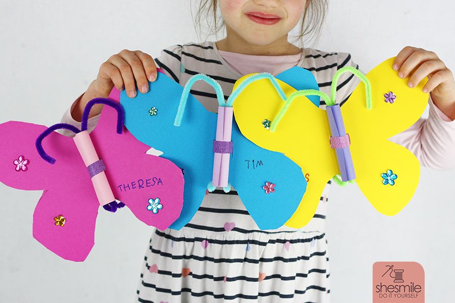 Schnittmuster für die Schmetterlingsform von shesmile DIY für Schmetterling Einladungskarten. Kostenlose Bastelanleitung und Druckvorlage.