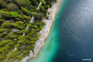 Drohnenflug über den Eibsee in Grainau bei Garmisch-Partenkirchen