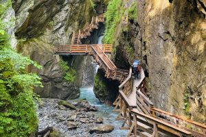 Am heißesten Tag der Woche, dem Wasser im Pinzgau ganz nah: Sigmund Thun Klamm in Kaprun und Strandbad Thumersbach am Zeller See. shesmile Erlebnisse.